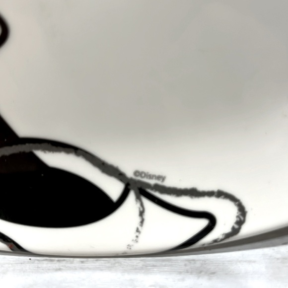 Set of 3 Disney Plates. Two of Mickey and one of Minnie. - Picture 6 of 6